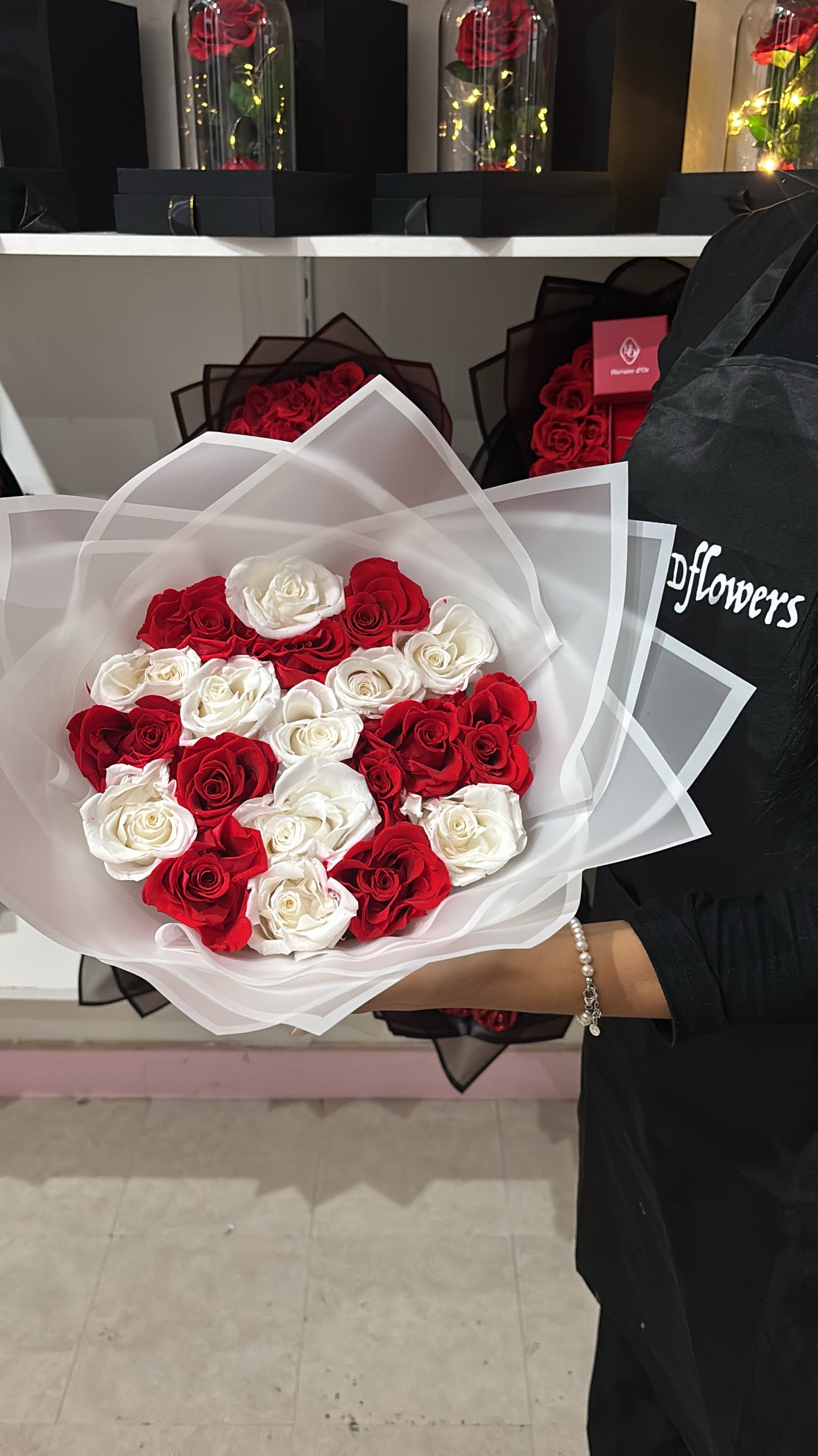Roses éternels blanc et rouge